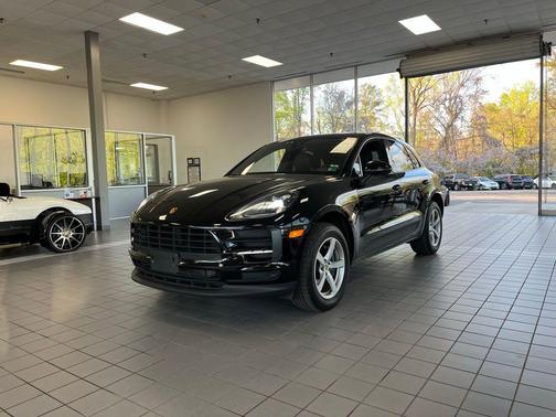 Black 2021 Porsche Macan Macan S