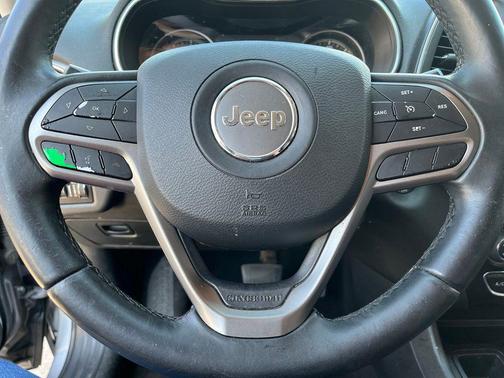 Billet Silver Metallic 2019 Jeep Cherokee Latitude Plus