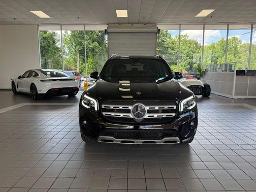 Black 2022 Mercedes-Benz GLB 250 4MATIC