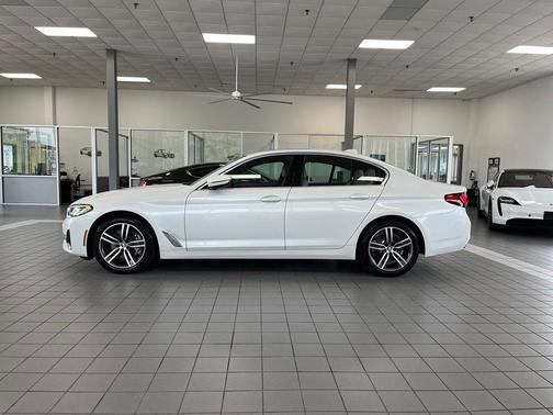 Mineral White Metallic 2021 BMW 530 xDrive