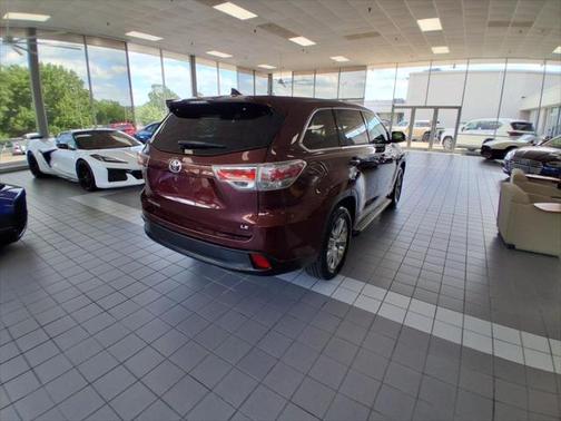 2016 Toyota Highlander LE