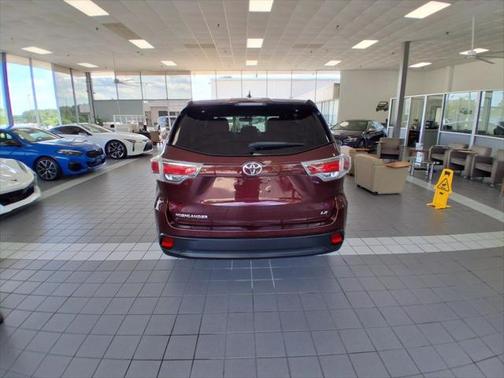 2016 Toyota Highlander LE