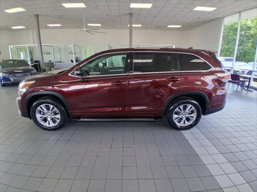2016 Toyota Highlander LE