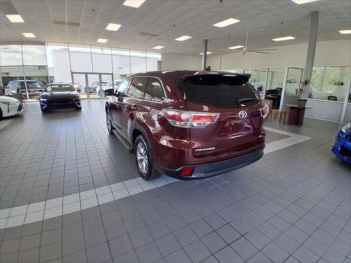 2016 Toyota Highlander LE