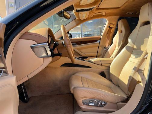 2012 Porsche Panamera Turbo