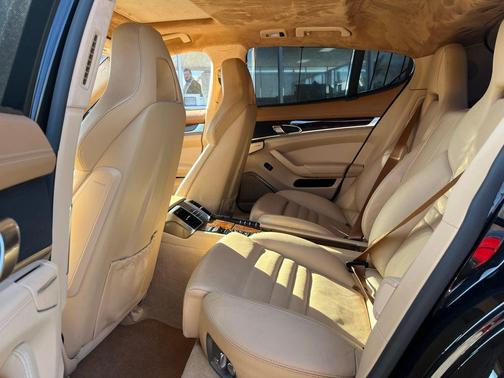 2012 Porsche Panamera Turbo
