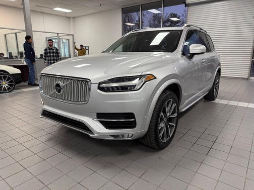 2018 Volvo XC90 T5 Momentum