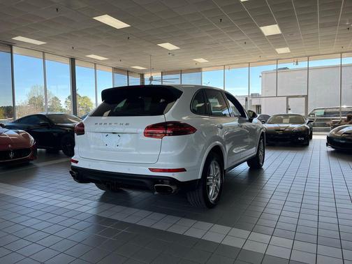 2017 Porsche Cayenne Platinum Edition