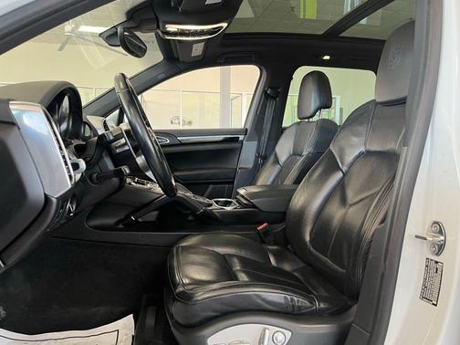 2017 Porsche Cayenne Platinum Edition