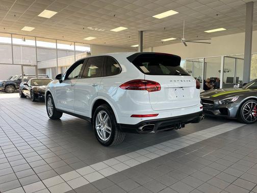 2017 Porsche Cayenne Platinum Edition