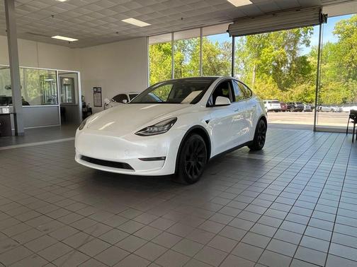 2022 Tesla Model Y Long Range Dual Motor All-Wheel Drive