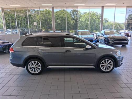 2018 Volkswagen Golf Alltrack TSI S