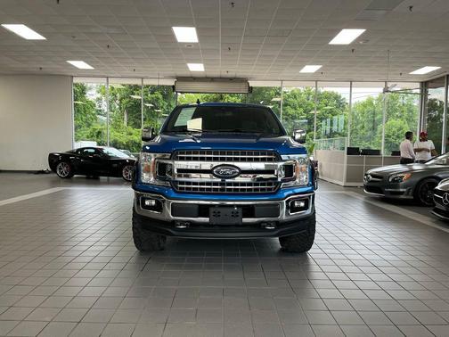 Velocity Blue Metallic 2019 Ford F-150 XLT