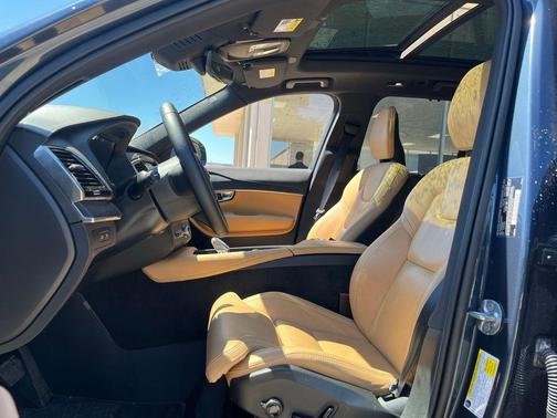 Denim Blue Metallic 2025 Volvo XC90 Plug-In Hybrid T8 Ultra 7-Seater