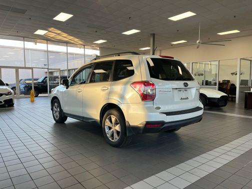Satin White Pearl 2015 Subaru Forester 2.5i Premium
