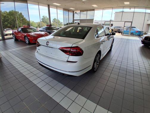 2017 Volkswagen Passat 1.8T R-Line w/Comfort