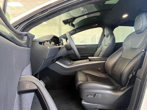 2023 Tesla Model X Standard Range