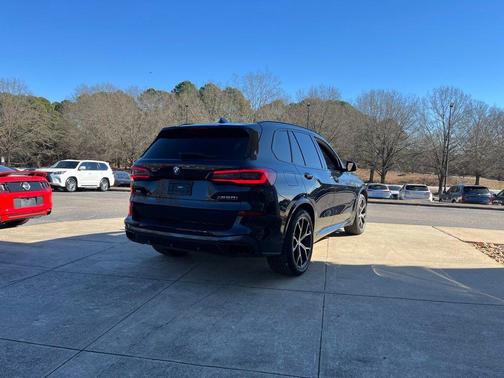 2022 BMW X5 M50i