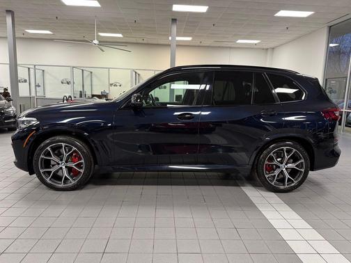 2022 BMW X5 M50i