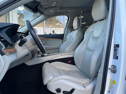 2019 Volvo XC90 T6 Inscription