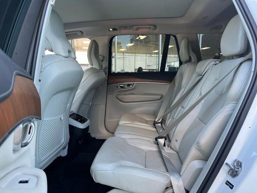 2019 Volvo XC90 T6 Inscription