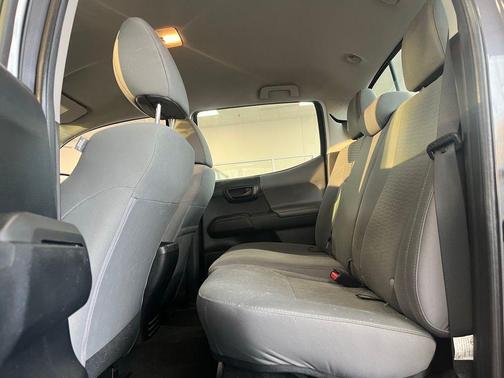 2016 Toyota Tacoma SR