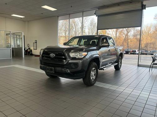 2016 Toyota Tacoma SR