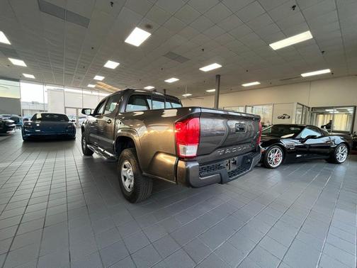 2016 Toyota Tacoma SR