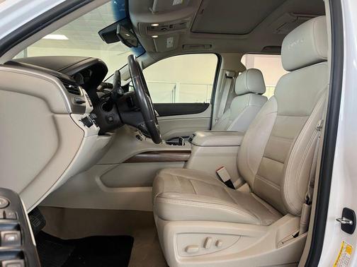 White Frost Tricoat 2020 GMC Yukon Denali