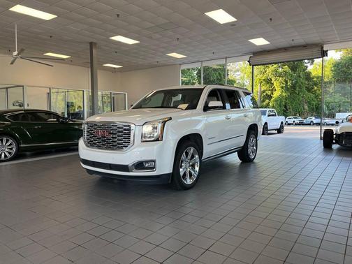 White Frost Tricoat 2020 GMC Yukon Denali