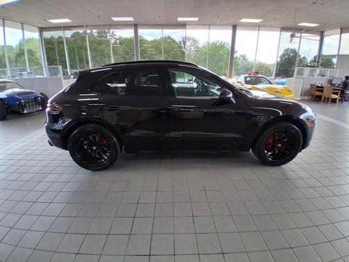 Black 2018 Porsche Macan Macan GTS