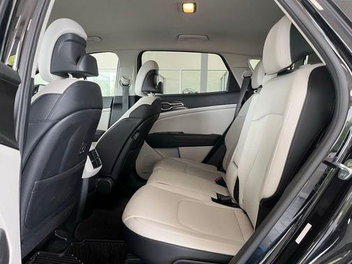 Ebony Black 2023 Kia Sportage EX