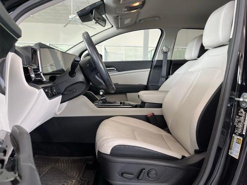 Ebony Black 2023 Kia Sportage EX