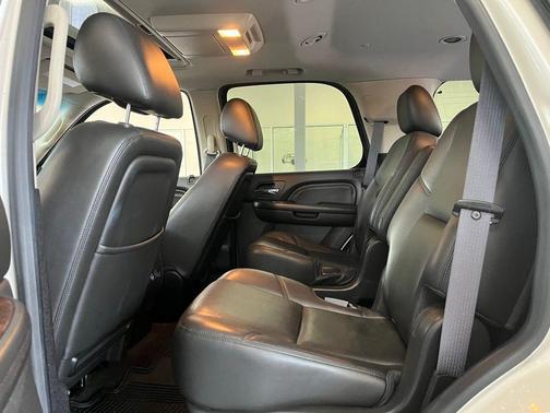 White Diamond Tricoat 2013 GMC Yukon Denali