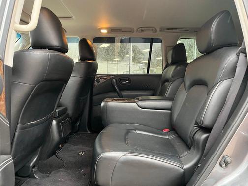 2017 INFINITI QX80 Base