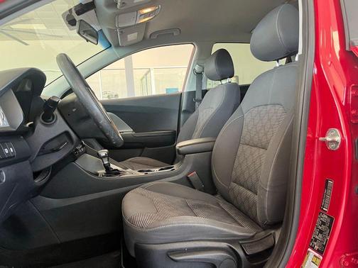 Crimson Red 2018 Kia Niro LX