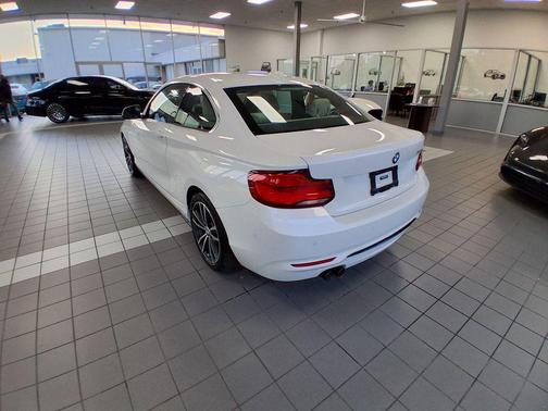 2018 BMW 230 230i