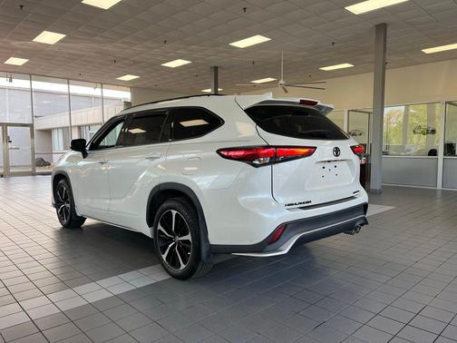 Blizzard Pearl 2021 Toyota Highlander XSE