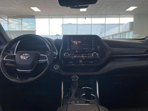 Blizzard Pearl 2021 Toyota Highlander XSE