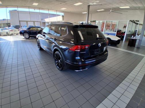 2021 Volkswagen Tiguan 2.0T SE R-Line Black 4MOTION