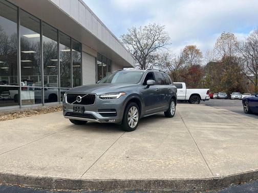 2018 Volvo XC90 T6 Momentum