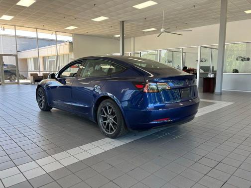 Deep Blue Metallic 2023 Tesla Model 3 Standard Range