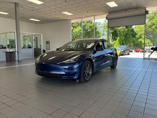 Deep Blue Metallic 2023 Tesla Model 3 Standard Range