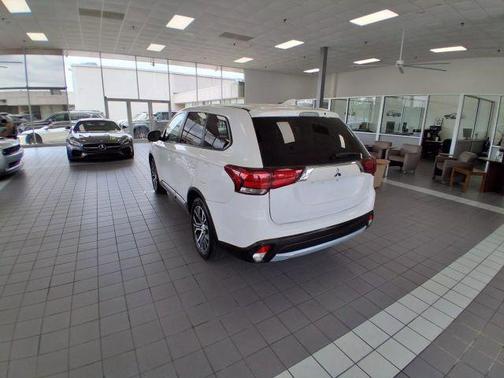 2018 Mitsubishi Outlander SE