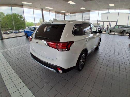 2018 Mitsubishi Outlander SE
