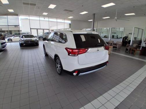 2018 Mitsubishi Outlander SE