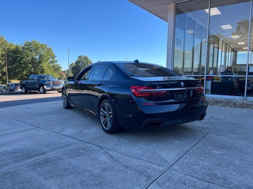 2017 BMW 750 i xDrive