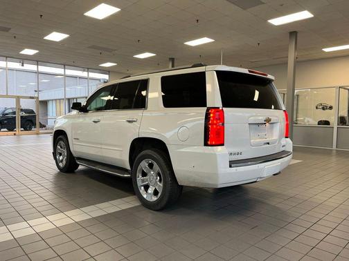 Iridescent Pearl Tricoat 2017 Chevrolet Tahoe Premier