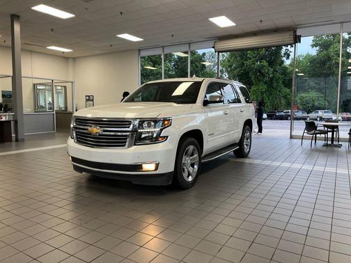 Iridescent Pearl Tricoat 2017 Chevrolet Tahoe Premier