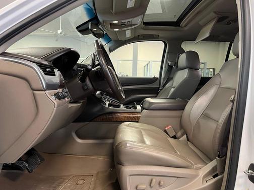Iridescent Pearl Tricoat 2017 Chevrolet Tahoe Premier